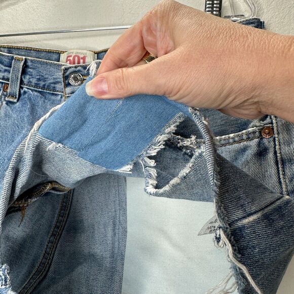Levis 501 Medium Blue Wash Button Fly Distressed Raw Hem Shorts 34 - Picture 4 of 16